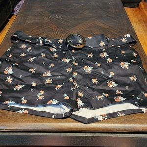 Black floral size 18 torrid shorts